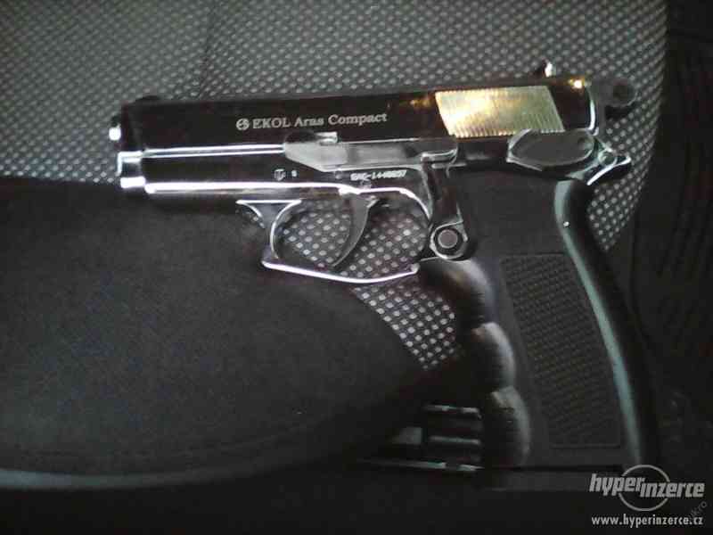 Plynová pistole EKOL Aras compact 9 mm a pouzdro - foto 4