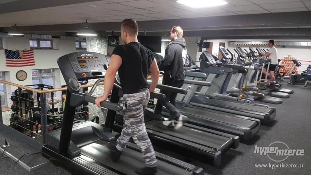 Běžecký pás Life Fitness club series - foto 2