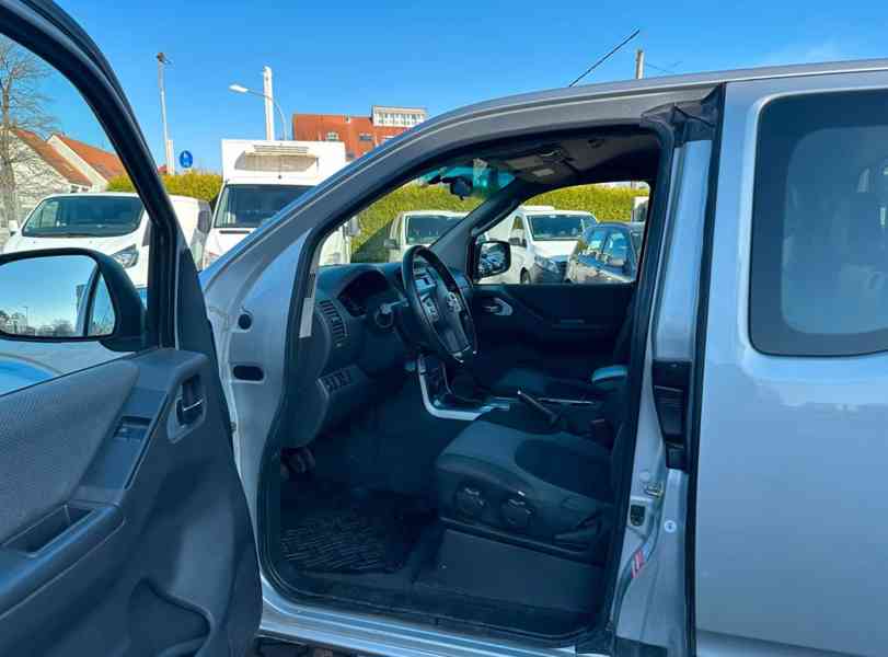 Nissan Navara 2,5DCi King Cab SE 140kw - foto 10