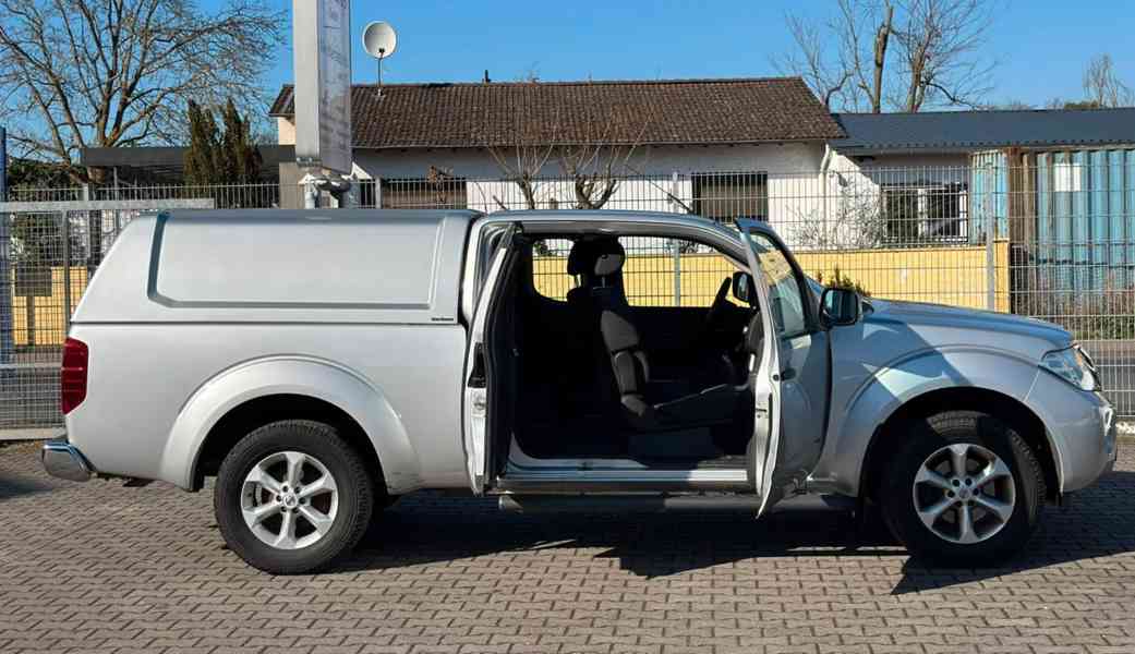Nissan Navara 2,5DCi King Cab SE 140kw - foto 3