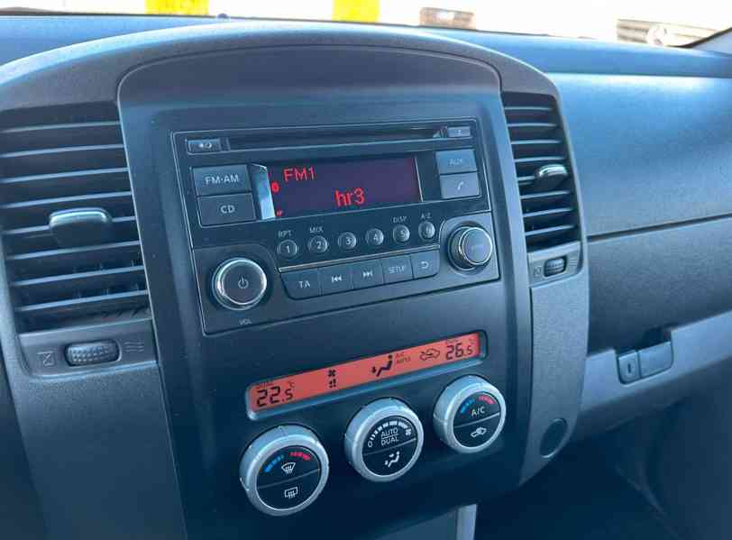 Nissan Navara 2,5DCi King Cab SE 140kw - foto 14