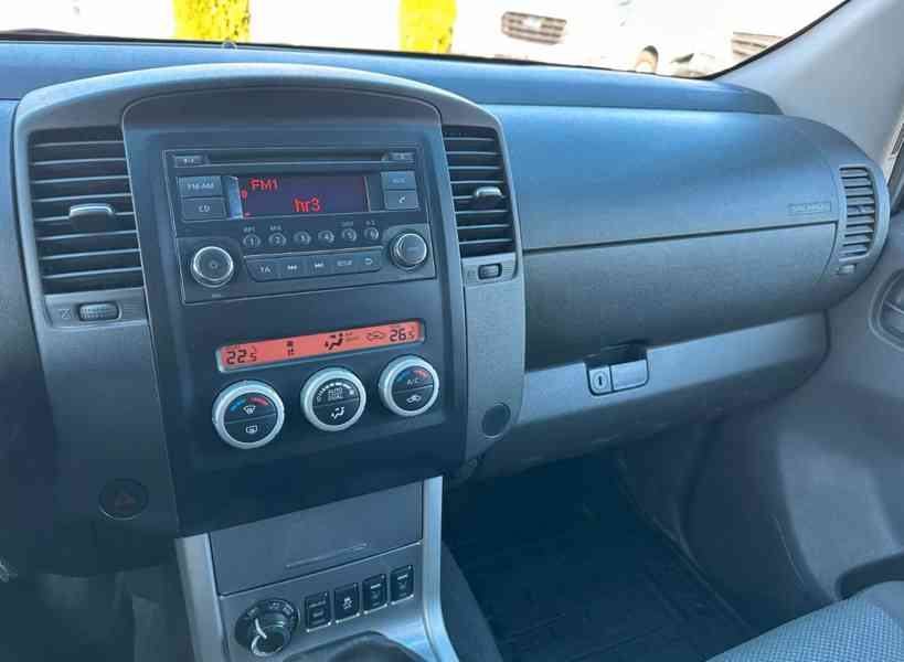 Nissan Navara 2,5DCi King Cab SE 140kw - foto 13