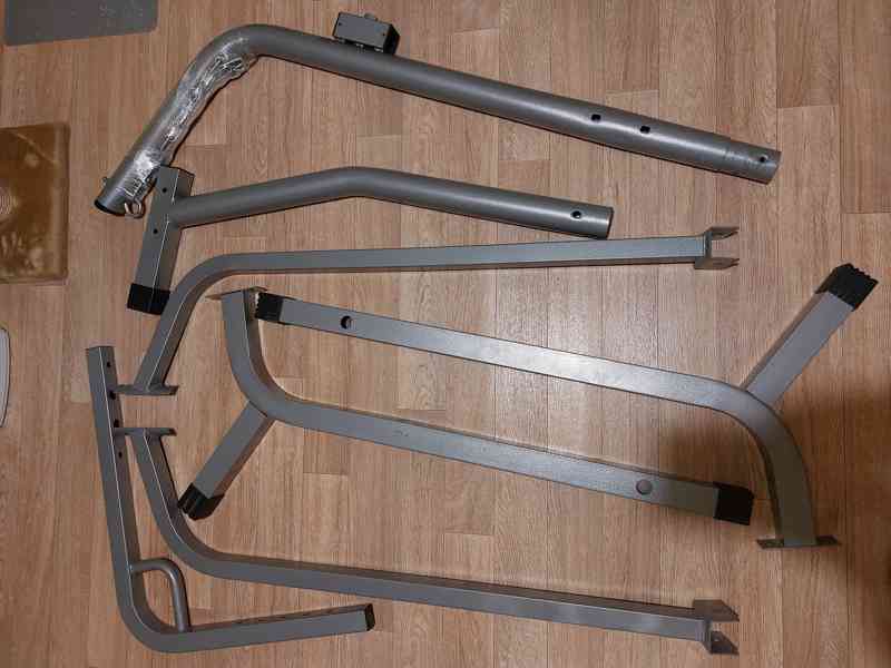 Stojan na boxovací pytel - foto 3