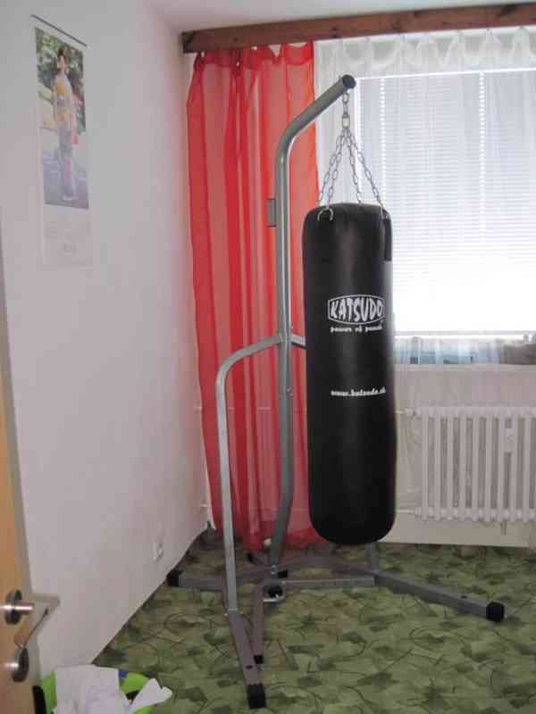 Stojan na boxovací pytel - foto 1