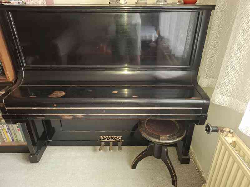 Pianino Dalibor + nastavitelná židlička - foto 2