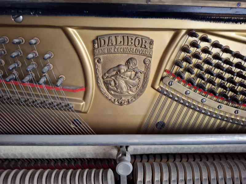 Pianino Dalibor + nastavitelná židlička - foto 6