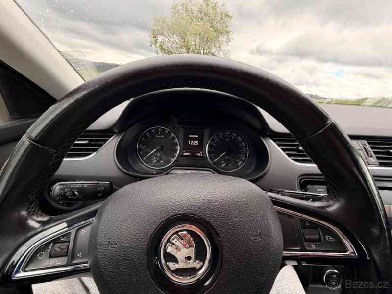 Škoda Octavia 1,6   3 - foto 9