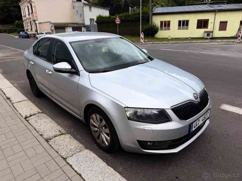 Škoda Octavia 1,6   3 - foto 4