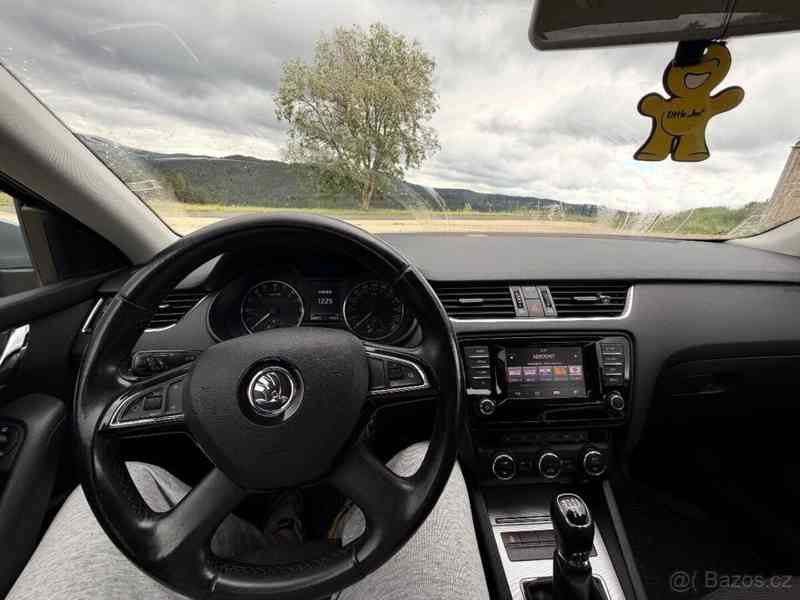 Škoda Octavia 1,6   3 - foto 8