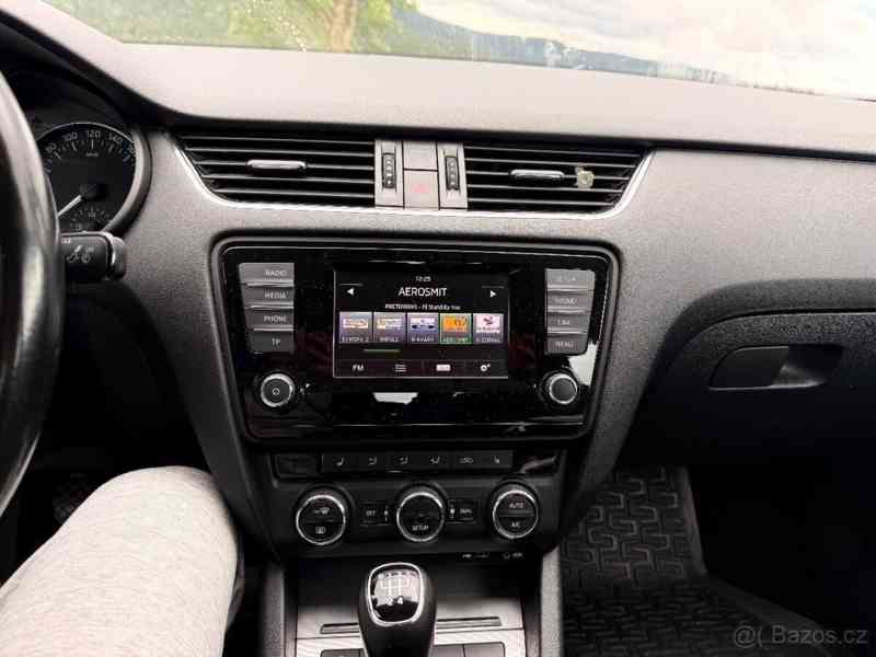 Škoda Octavia 1,6   3 - foto 7