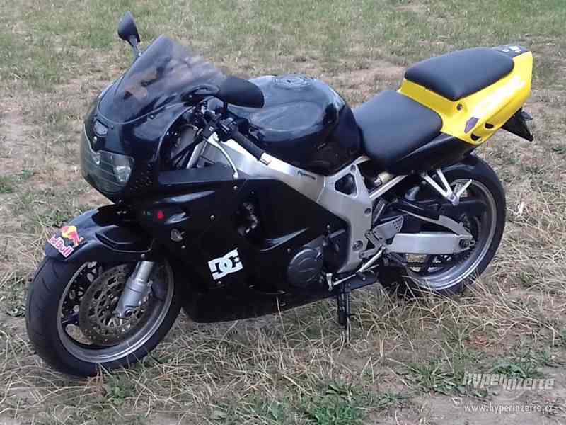 HONDA CBR 900 RR SC33 - foto 3