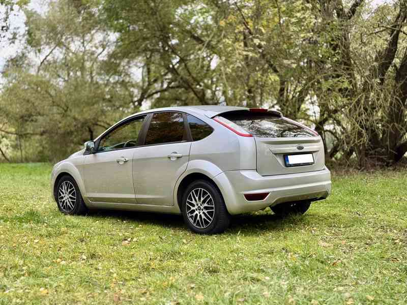 Ford Focus 1.6 16V 85kW Ti-VCT - foto 6