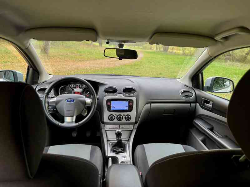 Ford Focus 1.6 16V 85kW Ti-VCT - foto 18
