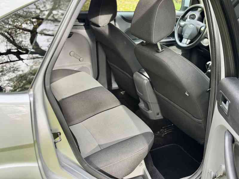 Ford Focus 1.6 16V 85kW Ti-VCT - foto 16