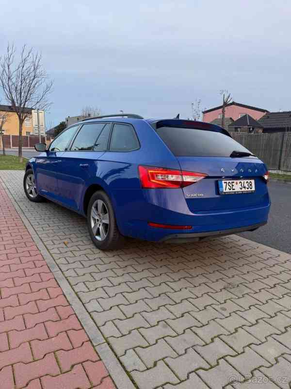 Škoda Superb 2,0   TDI DSG 2022 Rok 110 kw - foto 3