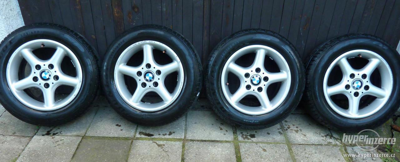 Prodám originál kola na BMW E46 jeté letní pneu - foto 1