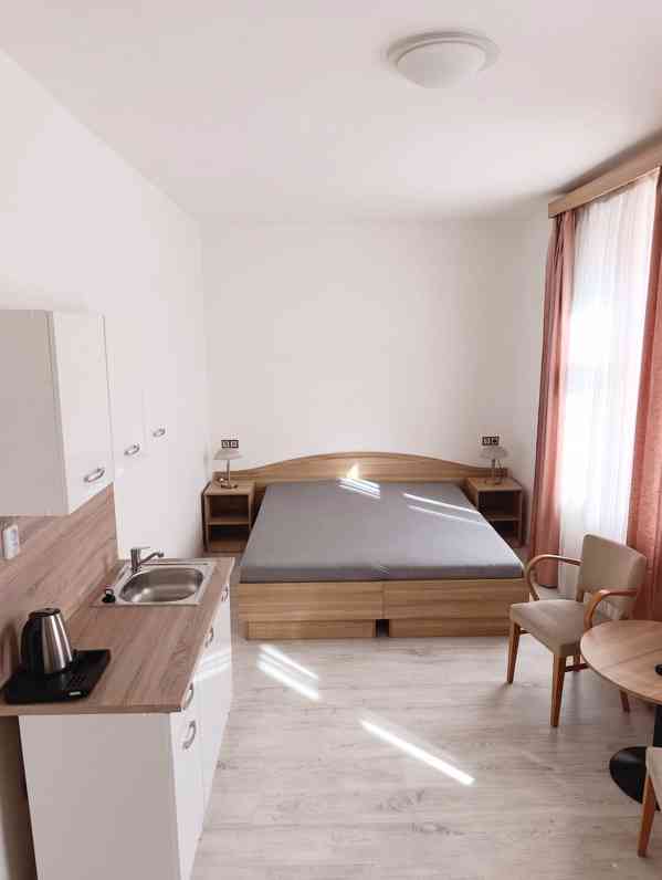 Pronájem ubytovací jednotky (27 m²), Praha 5 - foto 2