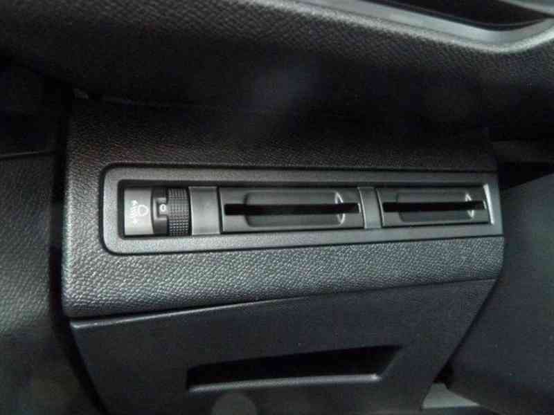 Peugeot 5008 ACTIVE 1.6 BLUE HDI SHZ KAMERA NAVI 7 SITZE - foto 15