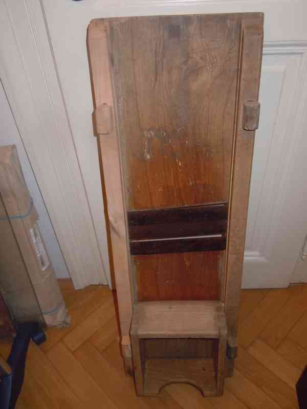 Starožitné dřevěné struhadlo na zelí - foto 2