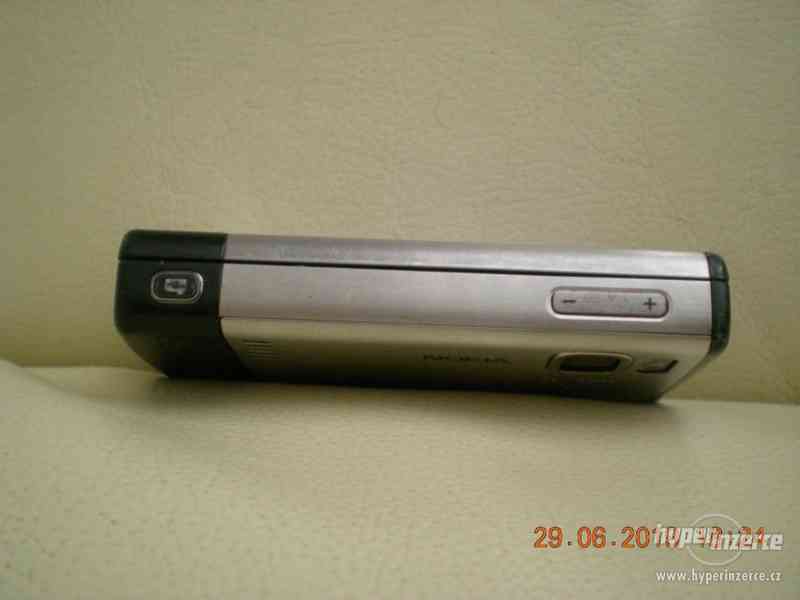 Nokia 6500s z r.2007 - výsuvné telefony s kovovými kryty - foto 14