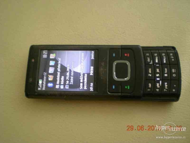 Nokia 6500s z r.2007 - výsuvné telefony s kovovými kryty - foto 20