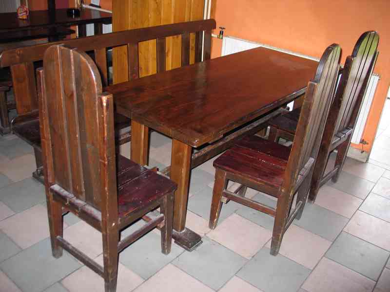 Masívní stůl a 6 židlí - foto 2