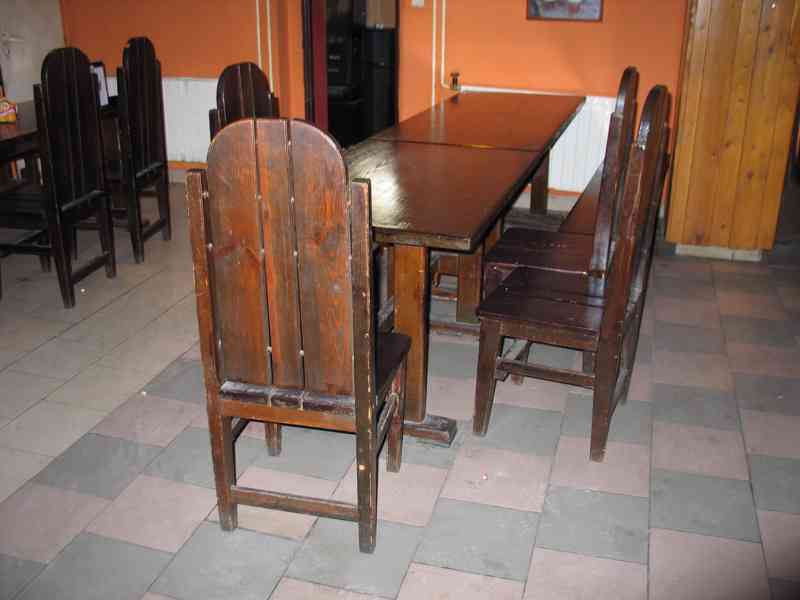 Masívní stůl a 6 židlí - foto 4