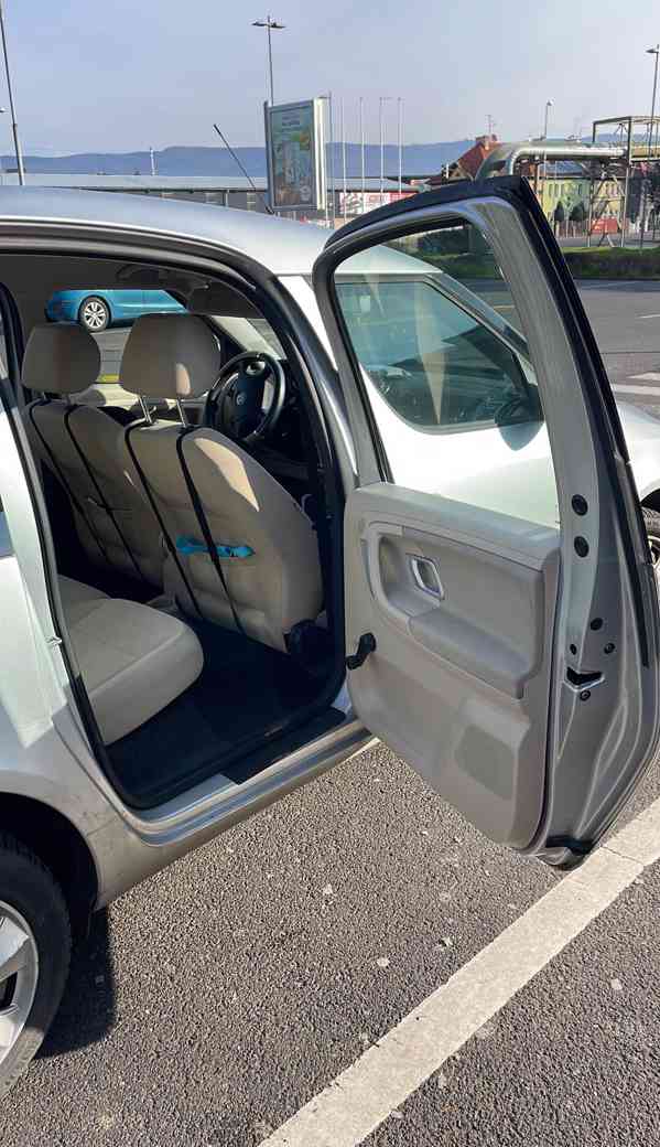 Prodám Škoda Roomster r.v. červen 2008 - foto 6