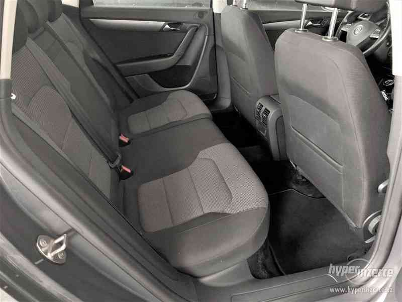 VW Passat B7 Comfortline 2.0TDi, Navigace, Top stav, 2013 - foto 12