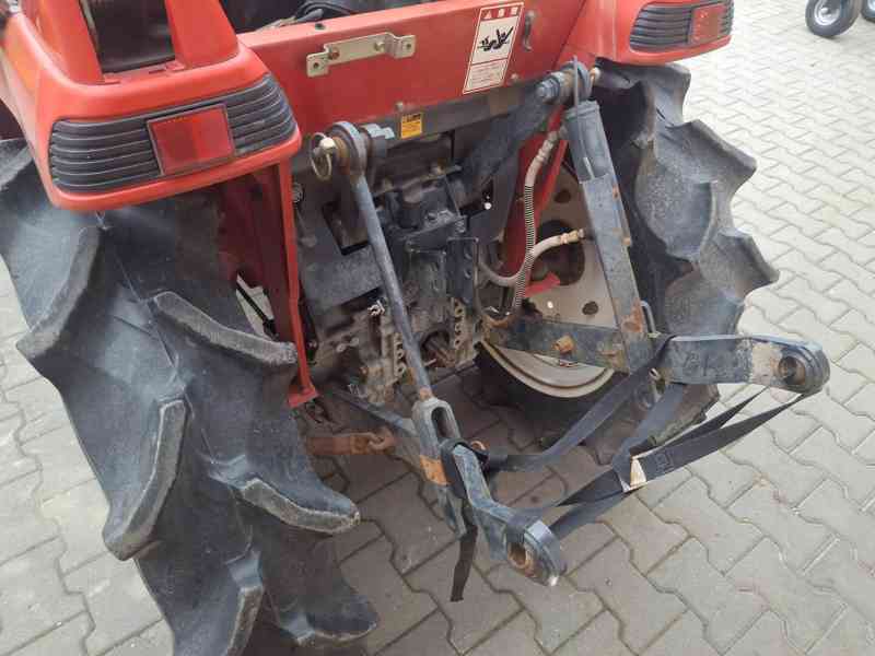 Malotraktor Yanmar AF17 s nakladačem 17 HP, 4x4 - foto 11