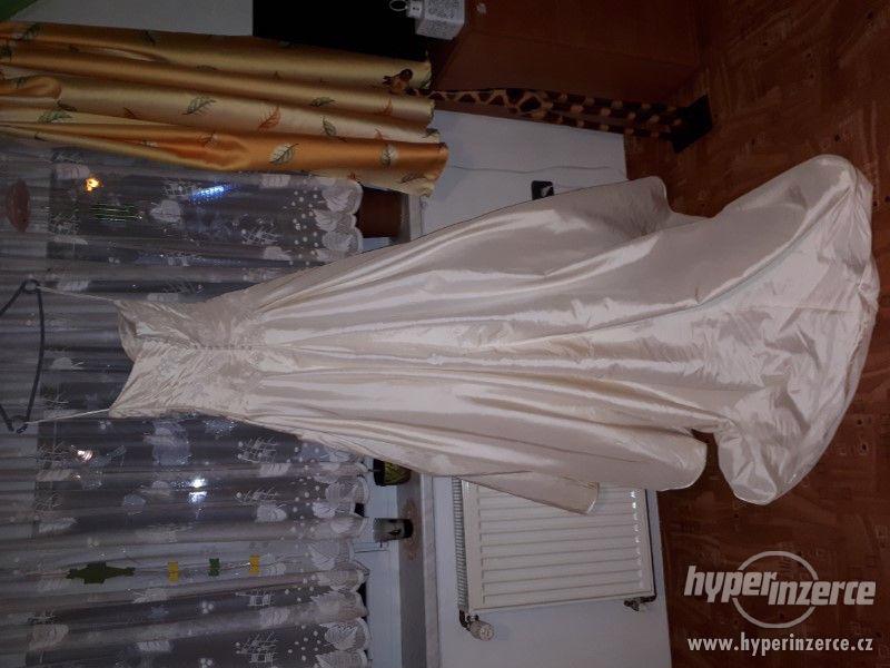 svatební šaty - foto 2