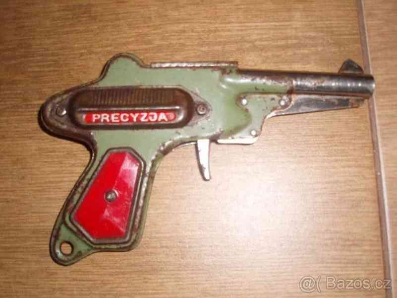 Svítilna - cvrček,nožíky Mikov Afrika a jiné,ple.pistolka - foto 11