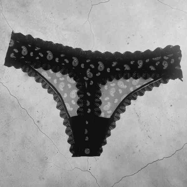 Sexy černý SET 2x krajková tanga Sinsay (Černá + Paisley vzo - foto 4
