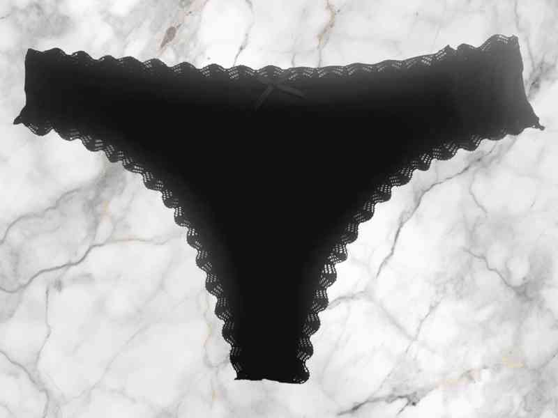 Sexy černý SET 2x krajková tanga Sinsay (Černá + Paisley vzo - foto 6
