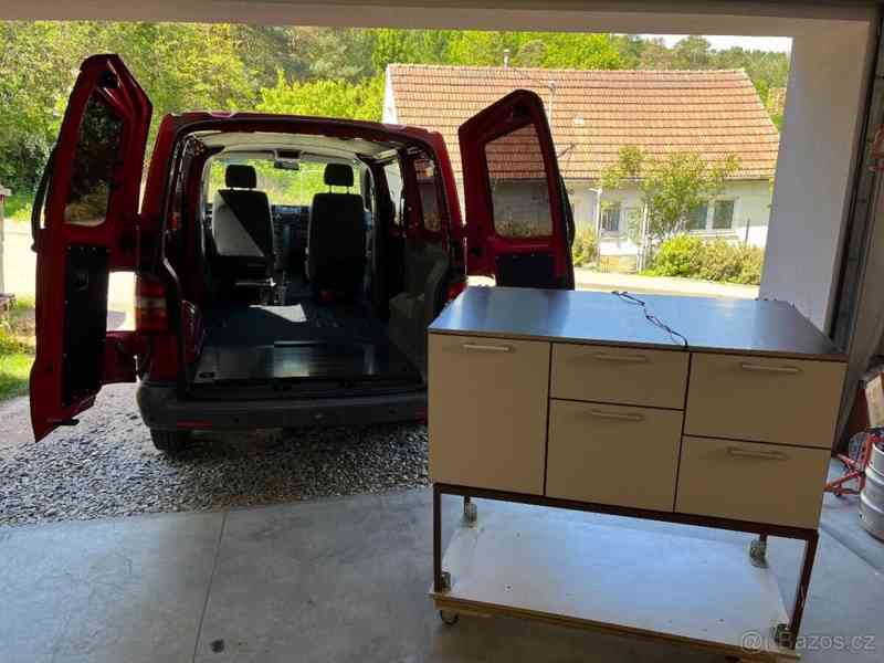 Volkswagen Transporter 1,9 TDI Mobilní obytná vestavba - foto 13