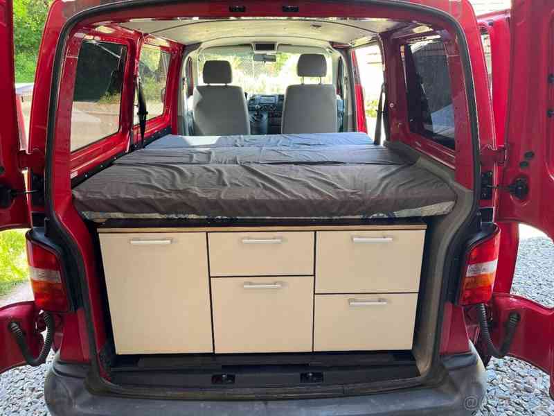 Volkswagen Transporter 1,9 TDI Mobilní obytná vestavba - foto 16