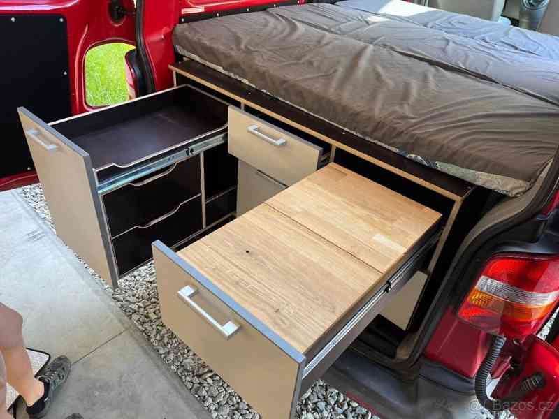 Volkswagen Transporter 1,9 TDI Mobilní obytná vestavba - foto 18
