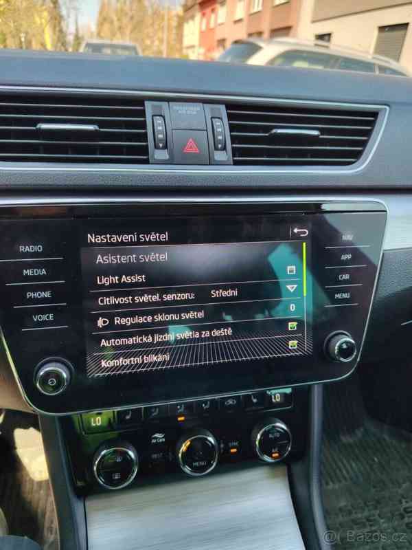 Škoda Superb 2,0 - foto 12