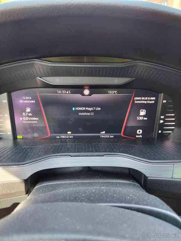 Škoda Superb 2,0 - foto 17