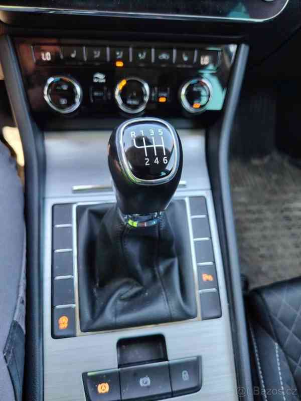 Škoda Superb 2,0 - foto 19
