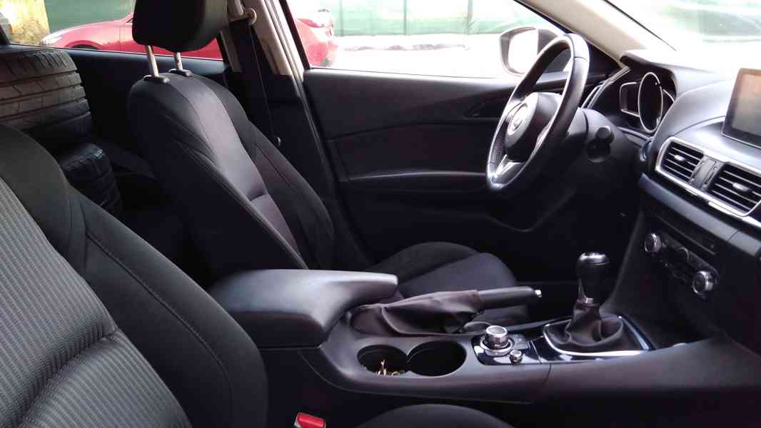 MAZDA 3   1,5i Skyactiv-G Attraction  ČR 74kw - foto 11