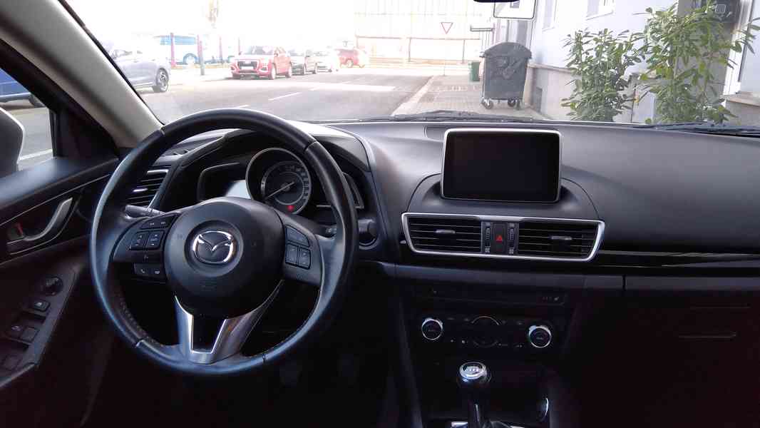 MAZDA 3   1,5i Skyactiv-G Attraction  ČR 74kw - foto 13