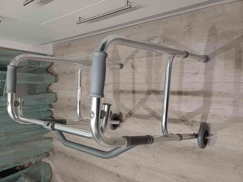 Dvoukolové chodítko - foto 2