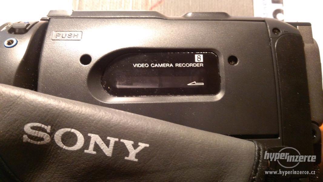 Prodám starou videokameru Sony 8 Handycam - foto 3