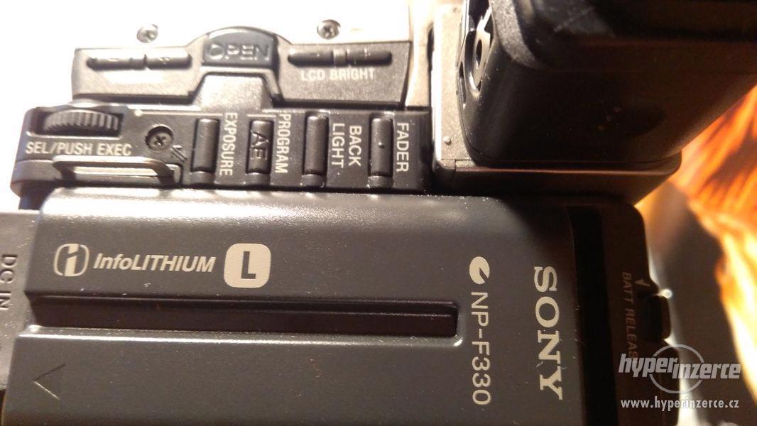 Prodám starou videokameru Sony 8 Handycam - foto 5