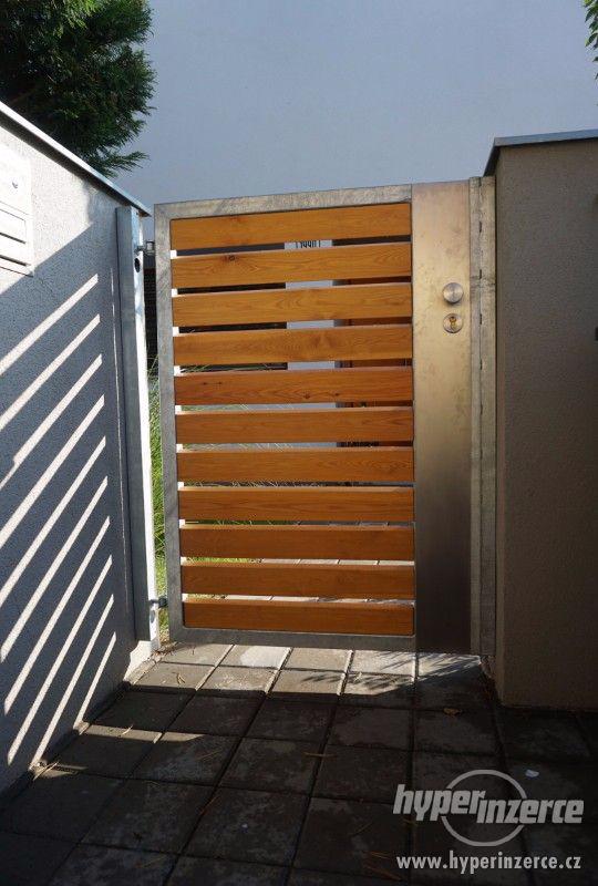 Vstupní branka jednokřídlová a branka k popelnicím - foto 4