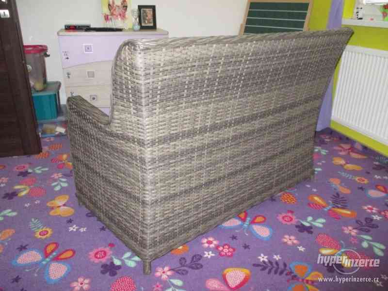Ratanová sedačka na prodej - foto 3