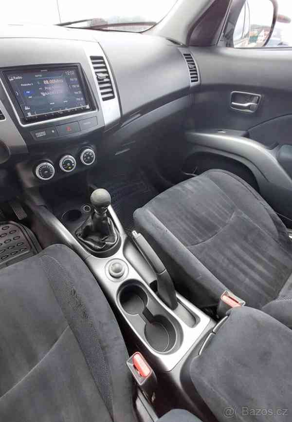 Mitsubishi Outlander 2,0 DI-D, 4x4 - foto 14