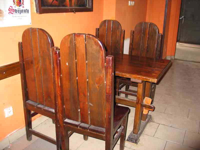 Masivní stůl a 6 židlí - foto 6