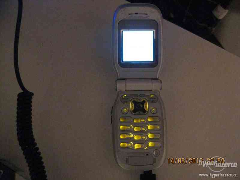SonyEricsson Z200+SIM karta s bonusem ZDARMA!!! - foto 1